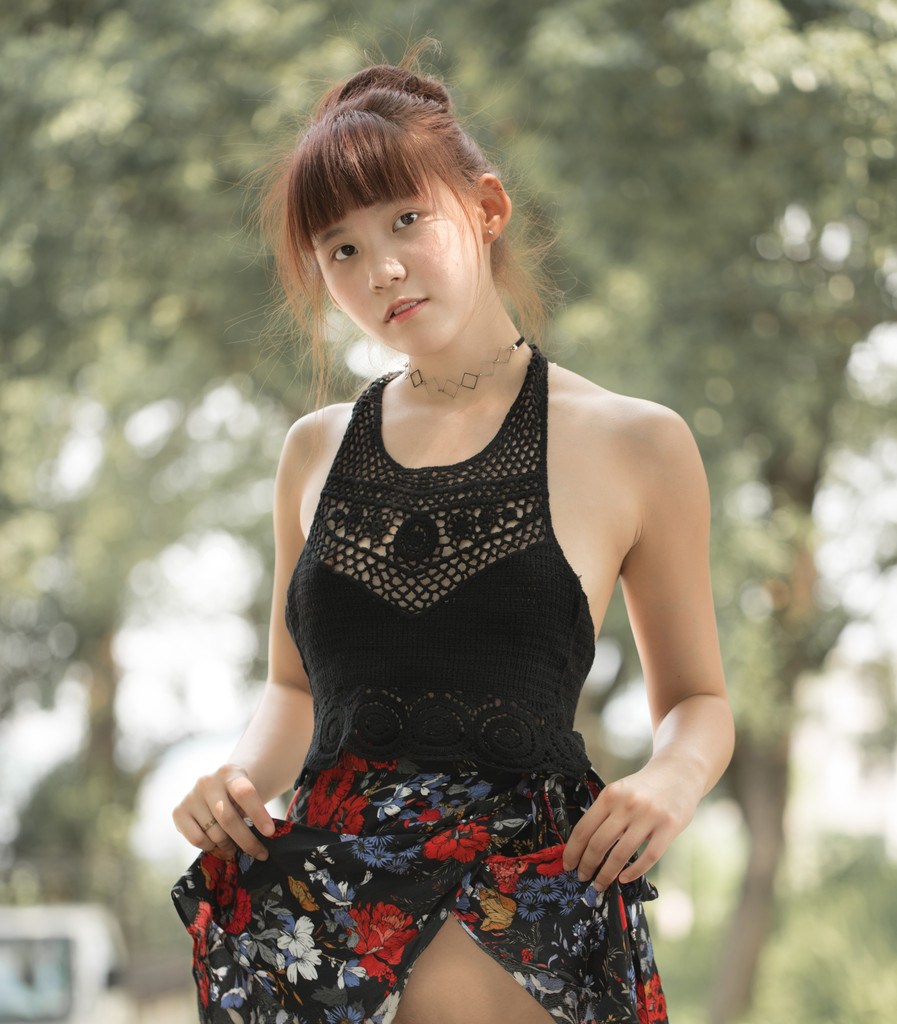 山坡上的小花裙🌺 — Zozo肉醬 的數位攝影集封面