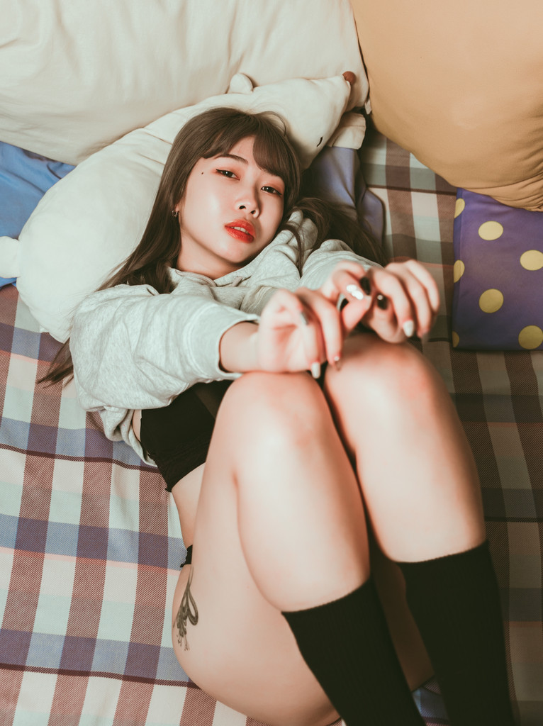一起躺躺嗎(*≧ω≦) — Bìa album ảnh kỹ thuật số của Zoe