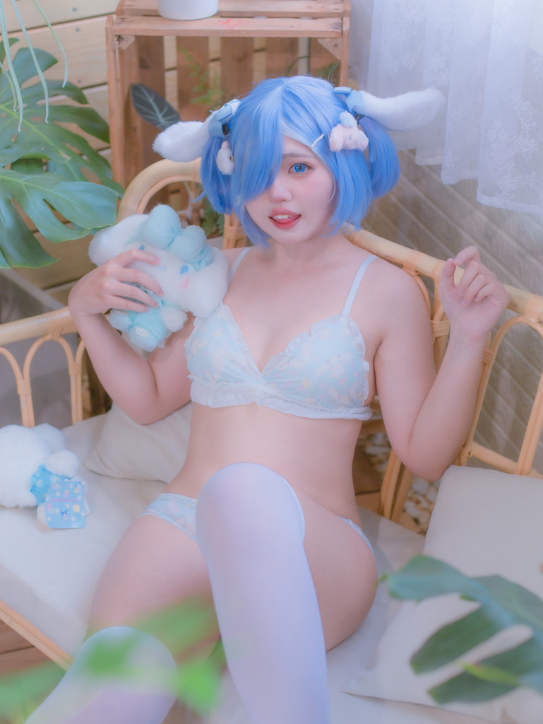 大耳狗內衣❤️ — Tako 的數位攝影集封面