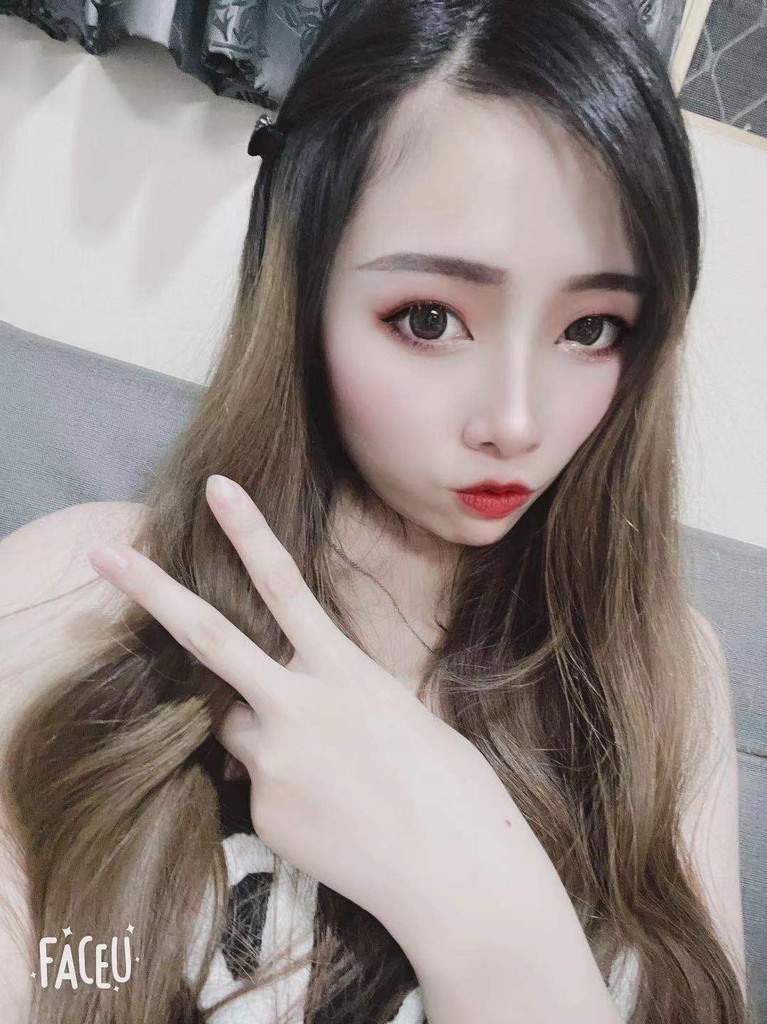阿妮醬 — 妮子槳 的數位攝影集封面