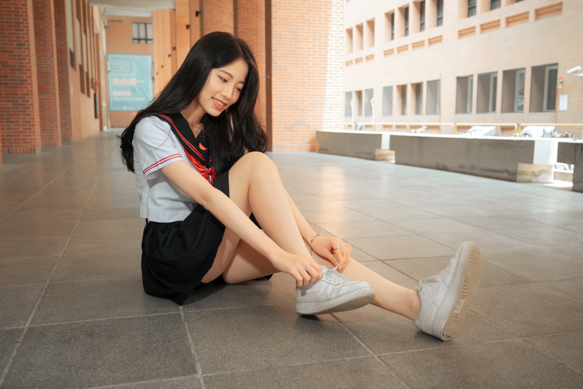 Zhenzhen from Sun Yat-sen University: Hebei Color X and Superb Legs — 蘇格蘭威士忌's digital Photo Book cover