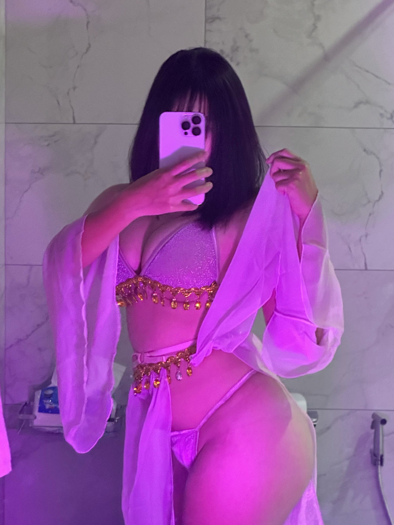 舞娘💜 — 小謝謝 的數位攝影集封面