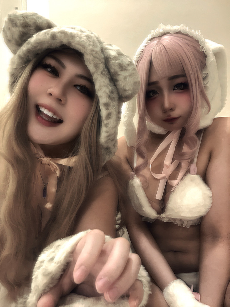 與瀴瀴🐰雙人拍拍🐯🐱 — 映映 的數位攝影集封面