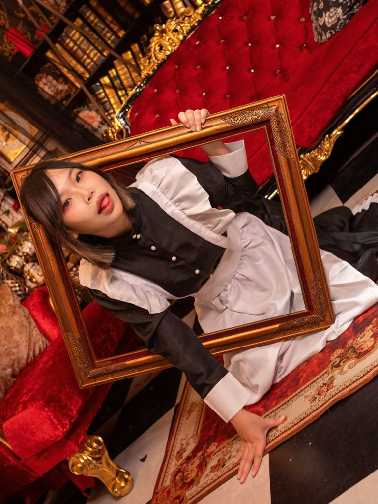 女僕 黑絲 與魔法🪄 — 阿髒 的數位攝影集封面