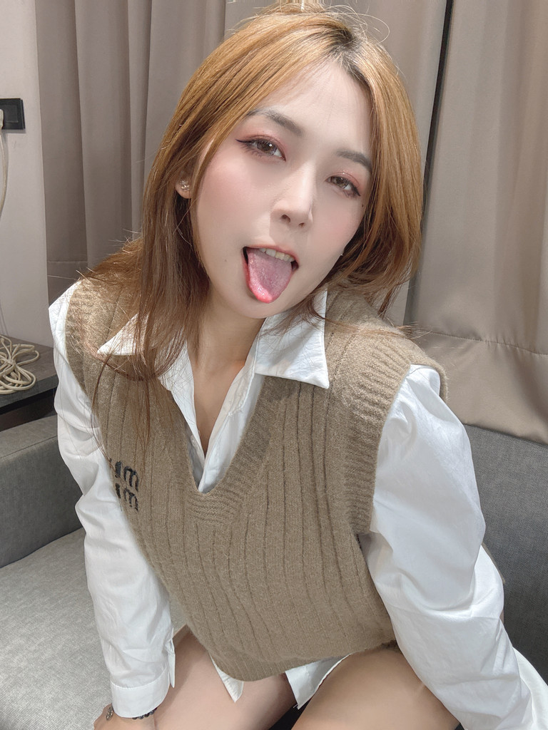 制服的誘惑🫦
（看得到鮑🐟$@）