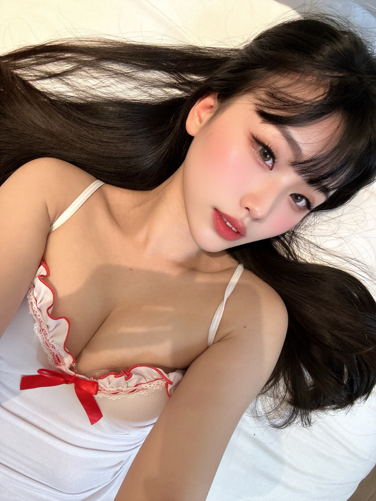 
哥哥想被打針嗎？

 — 糖糖 的數位攝影集封面