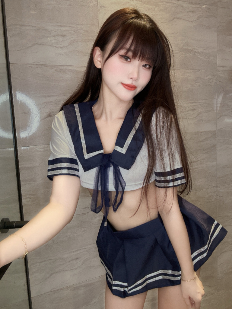 水手服