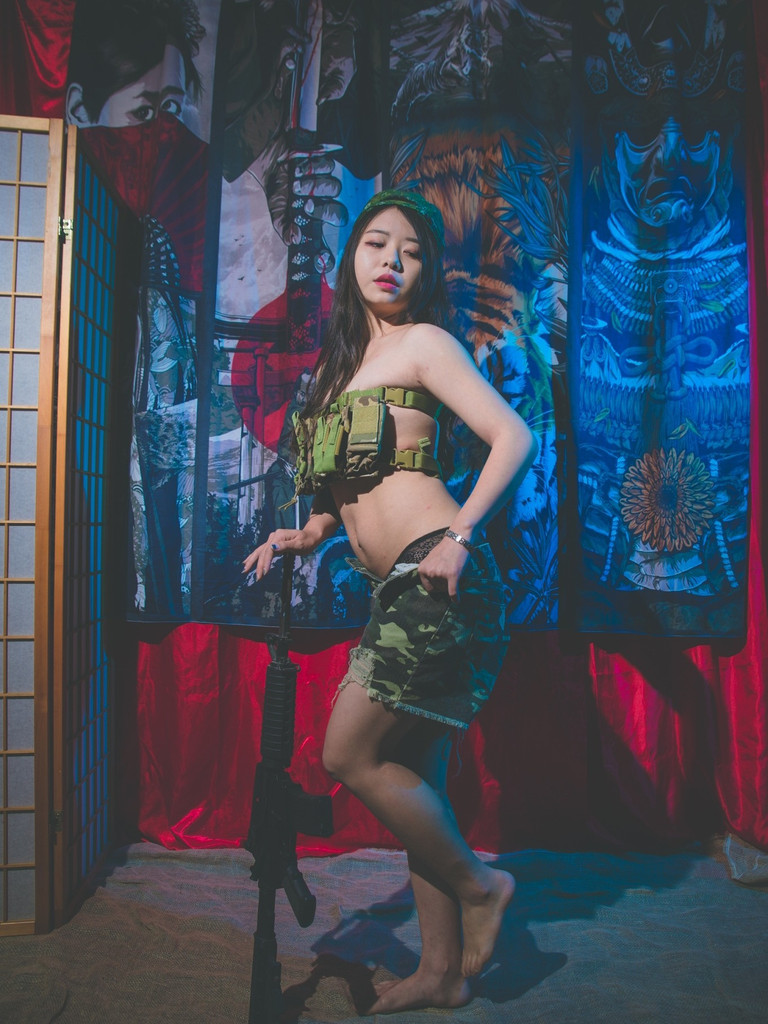 可愛軍妹妹 — 玩轉攝影（親民價） 的數位攝影集封面