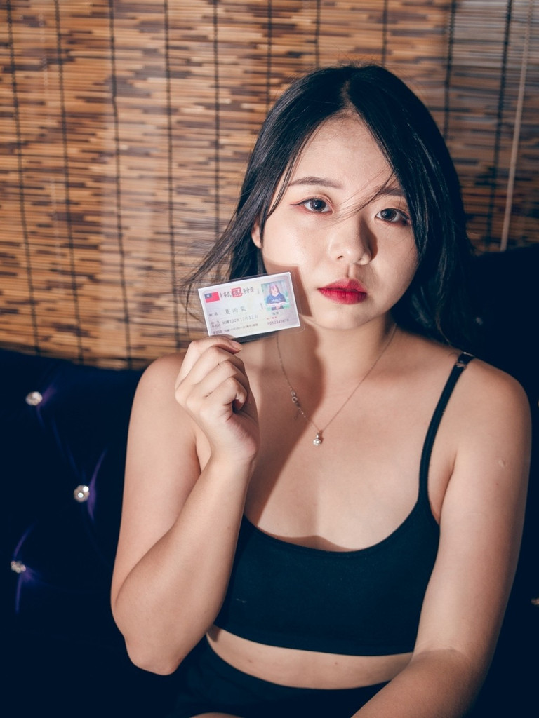폭풍 대출 - 누드 편 (제1부) — 玩轉寫真 님의 디지털 포토북 커버